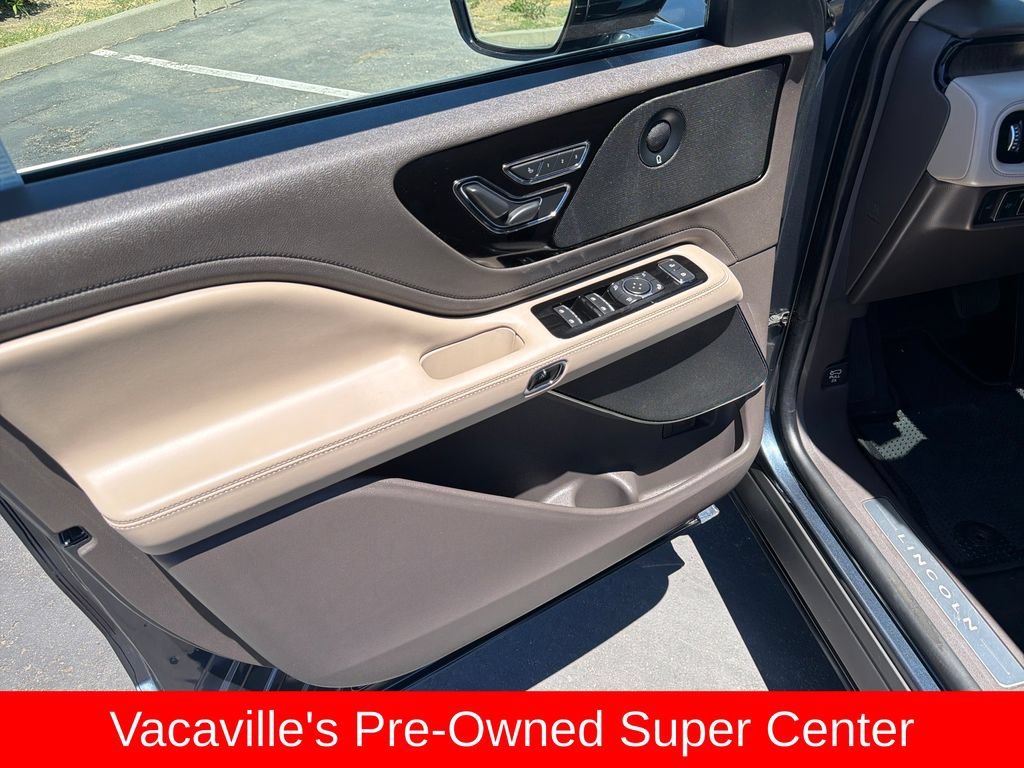 Used 2022 Lincoln Aviator Reserve RWD image 10