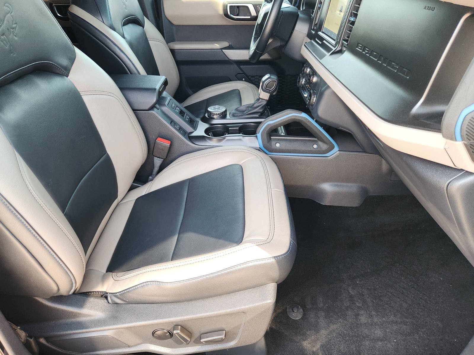 Used 2022 Ford Bronco Wildtrak AWD/4WD image 17