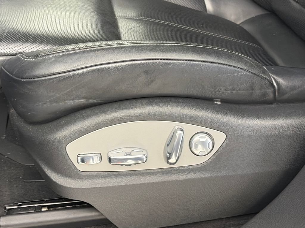 Used 2013 Porsche Cayenne image 24