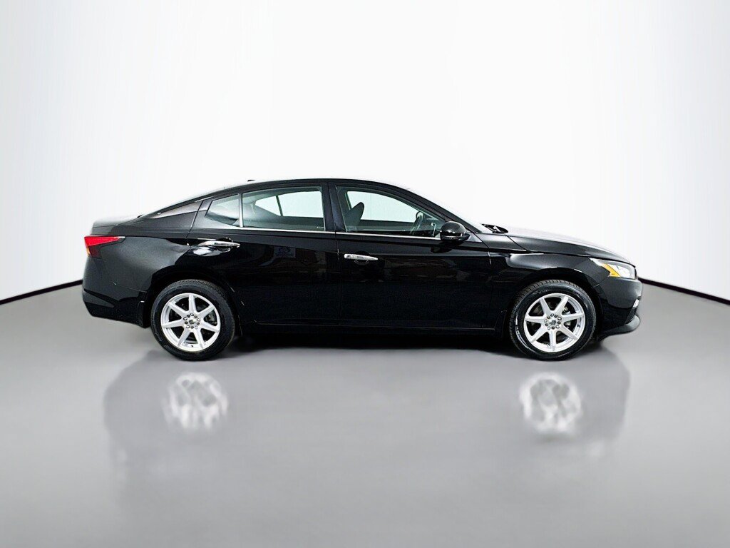 Used 2022 Nissan Altima 2.5 SV w/ SV Premium Package AWD/4WD image 6