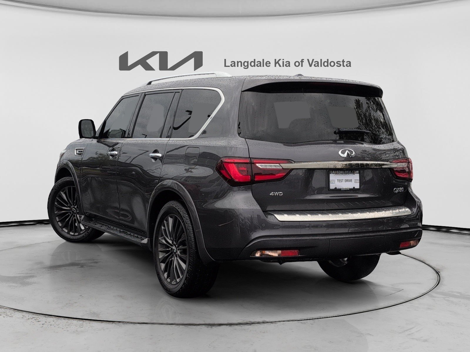 Used 2024 INFINITI QX80 Sensory AWD/4WD image 9