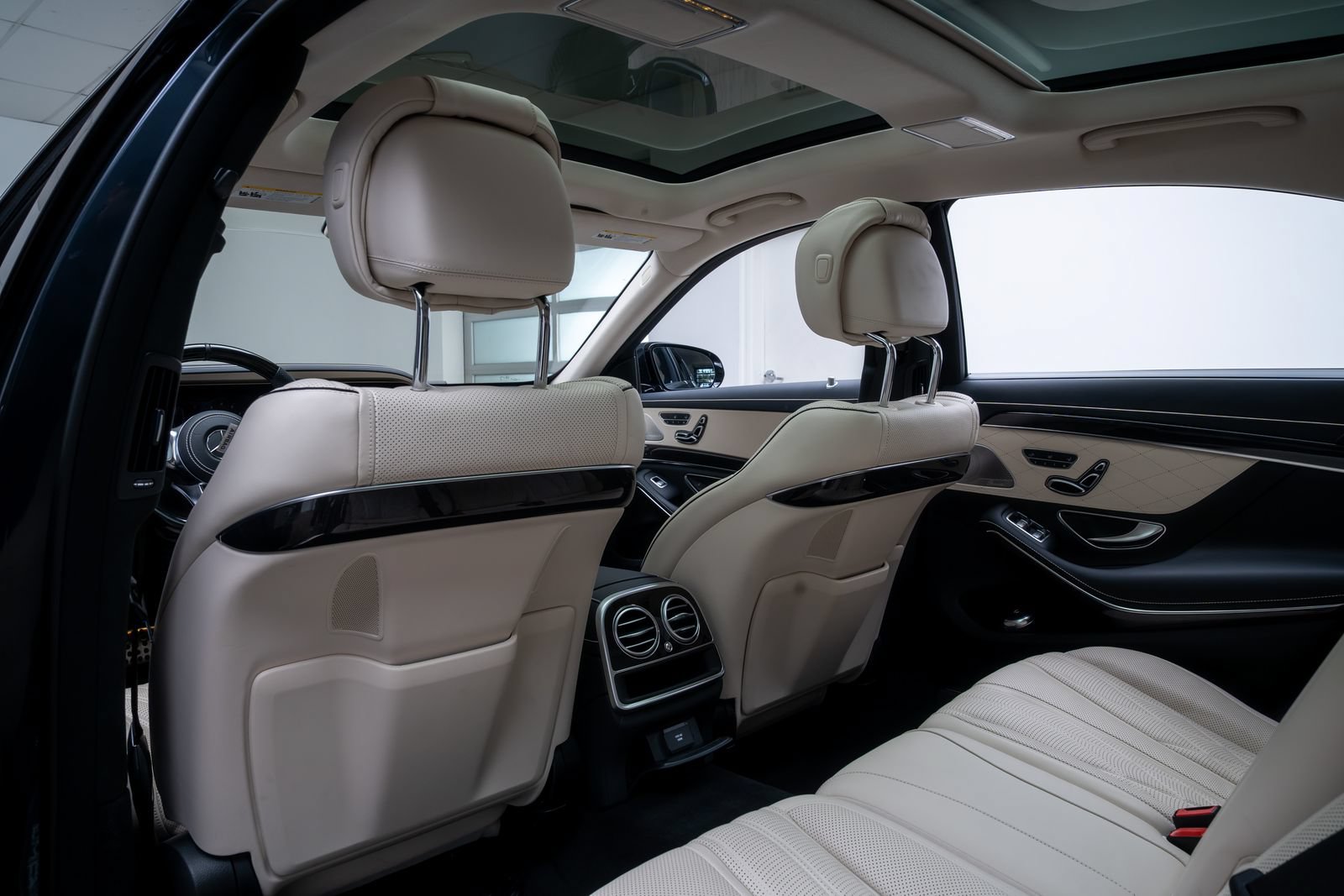 Used 2019 Mercedes-Benz S 63 AMG S 4MATIC Sedan image 23