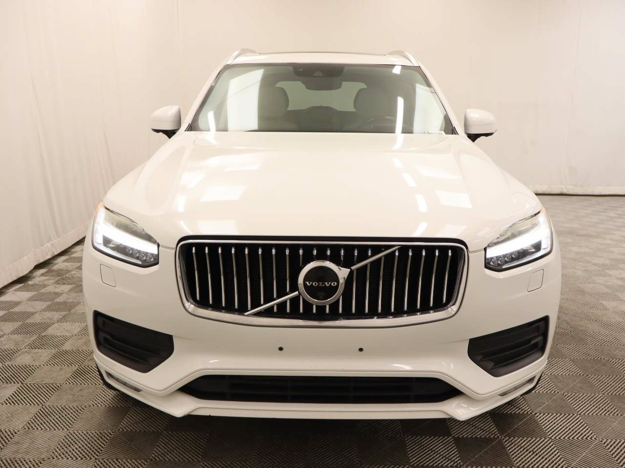 Used 2020 Volvo XC90 T6 Momentum w/ Protection Package Premier AWD/4WD image 4