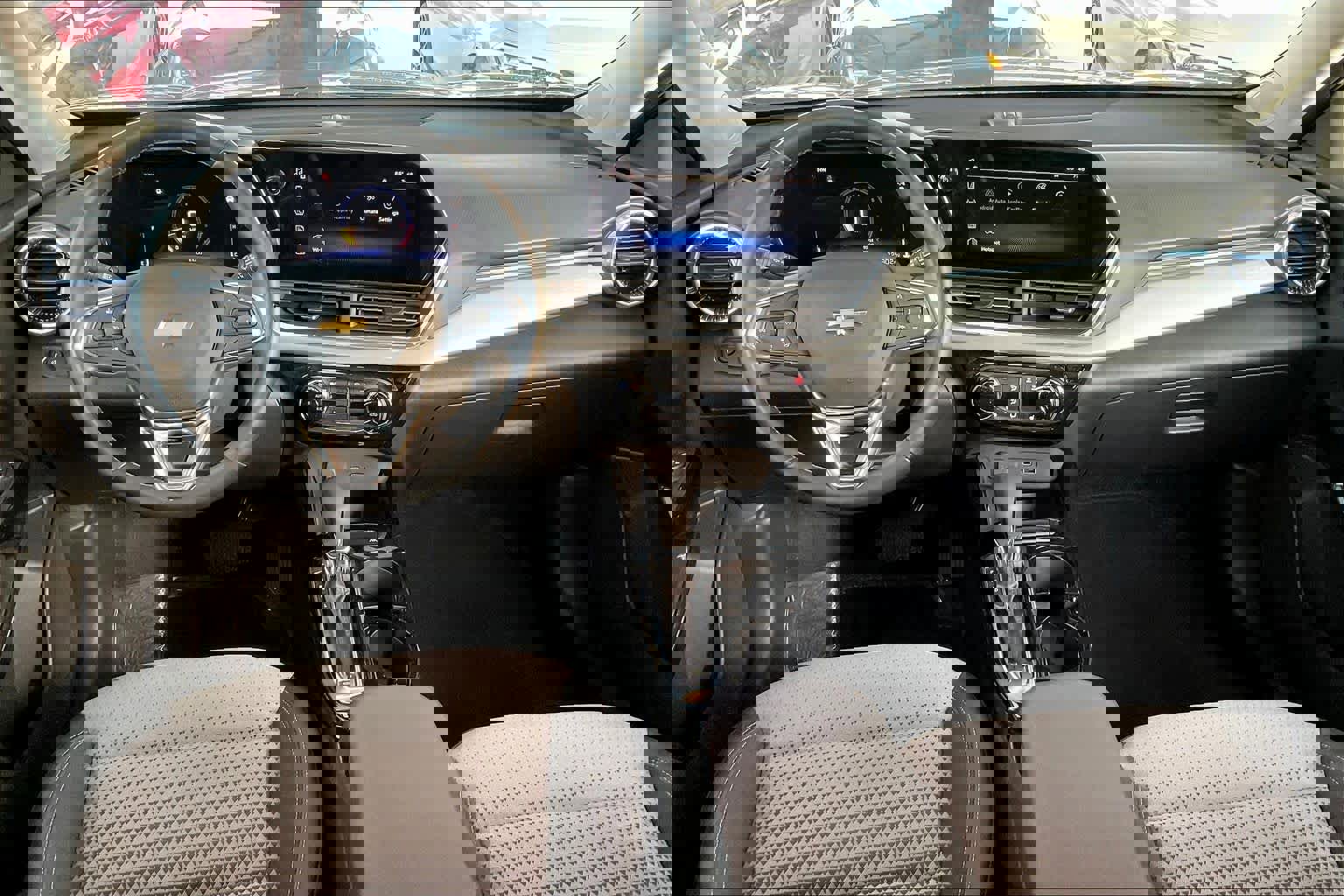 Used 2024 Chevrolet Trax LT w/ LT Convenience Package image 15