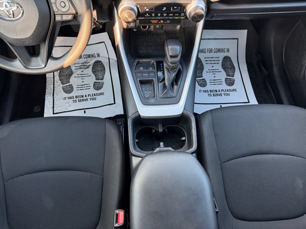 Used 2022 Toyota RAV4 LE w/ Carpet Mat Package (TMS) FWD image 39