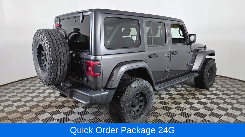 Used 2018 Jeep Wrangler Unlimited Sahara AWD/4WD image 9