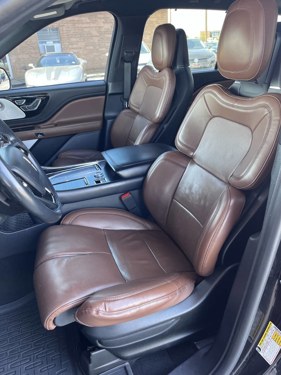 Used 2020 Lincoln Aviator Reserve w/ Equipment Group 202A image 15