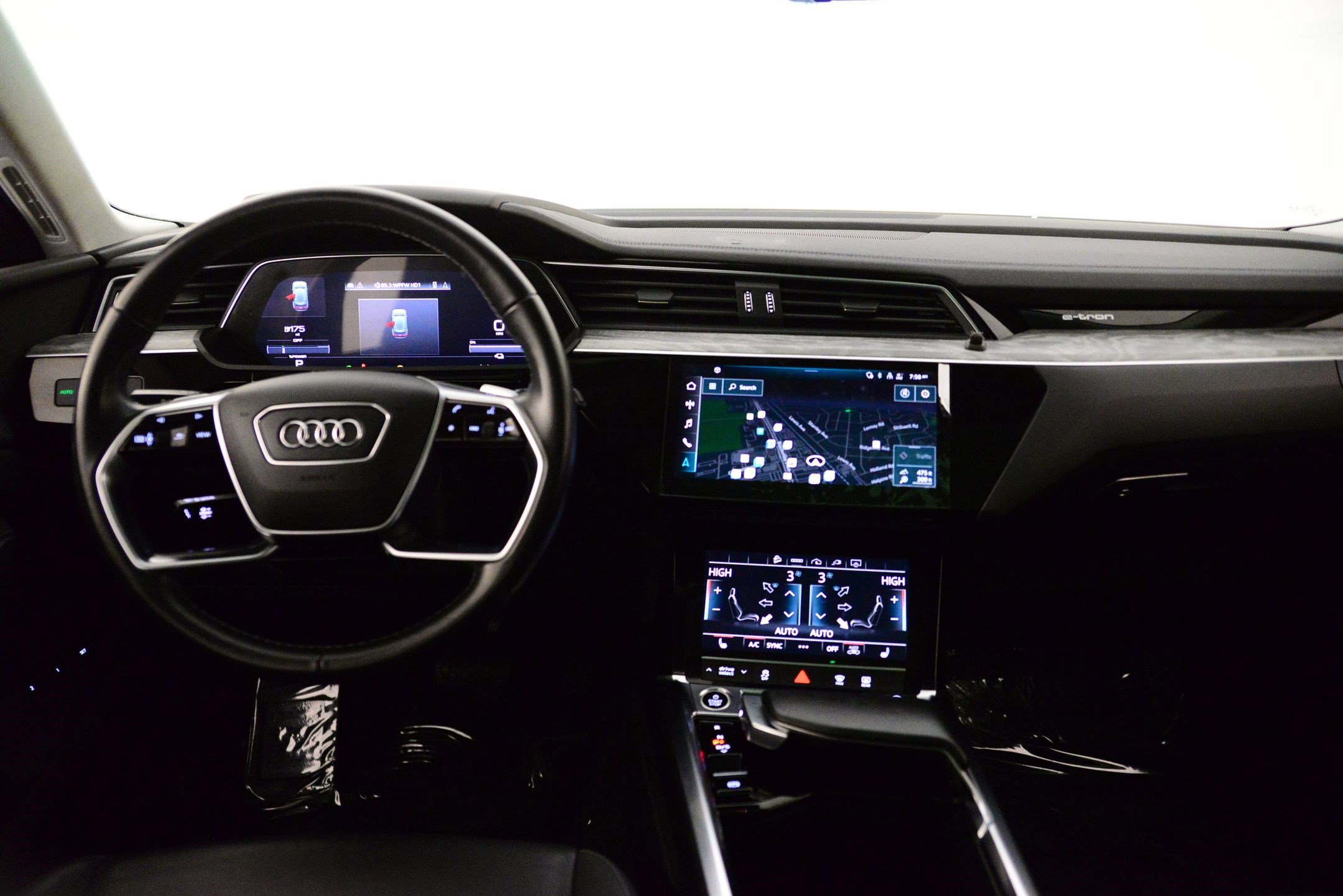 Certified 2021 Audi e-tron Premium image 13