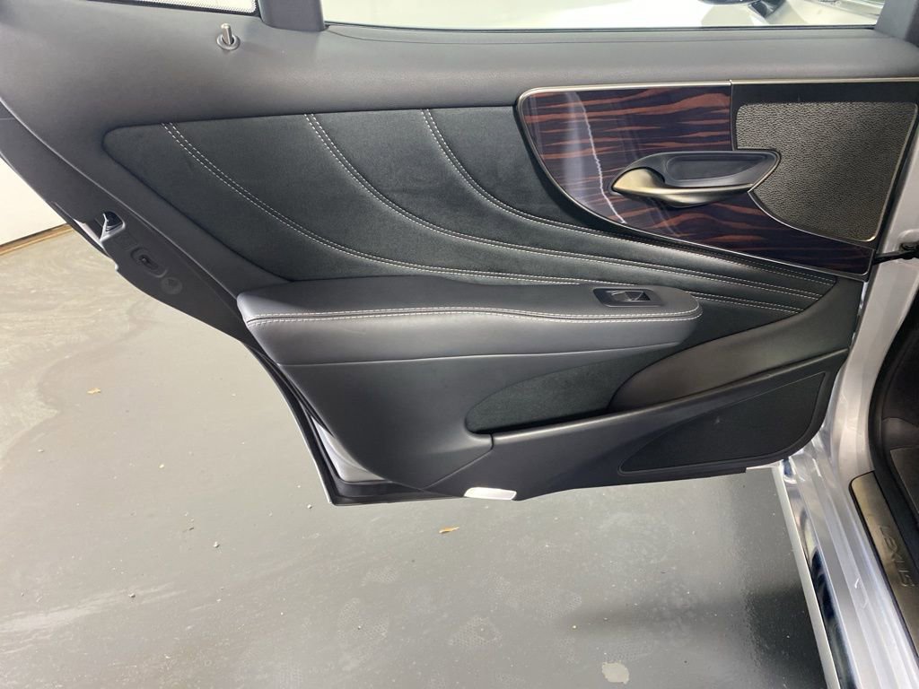 Used 2019 Lexus LS 500 AWD w/ Interior Upgrade Package image 26