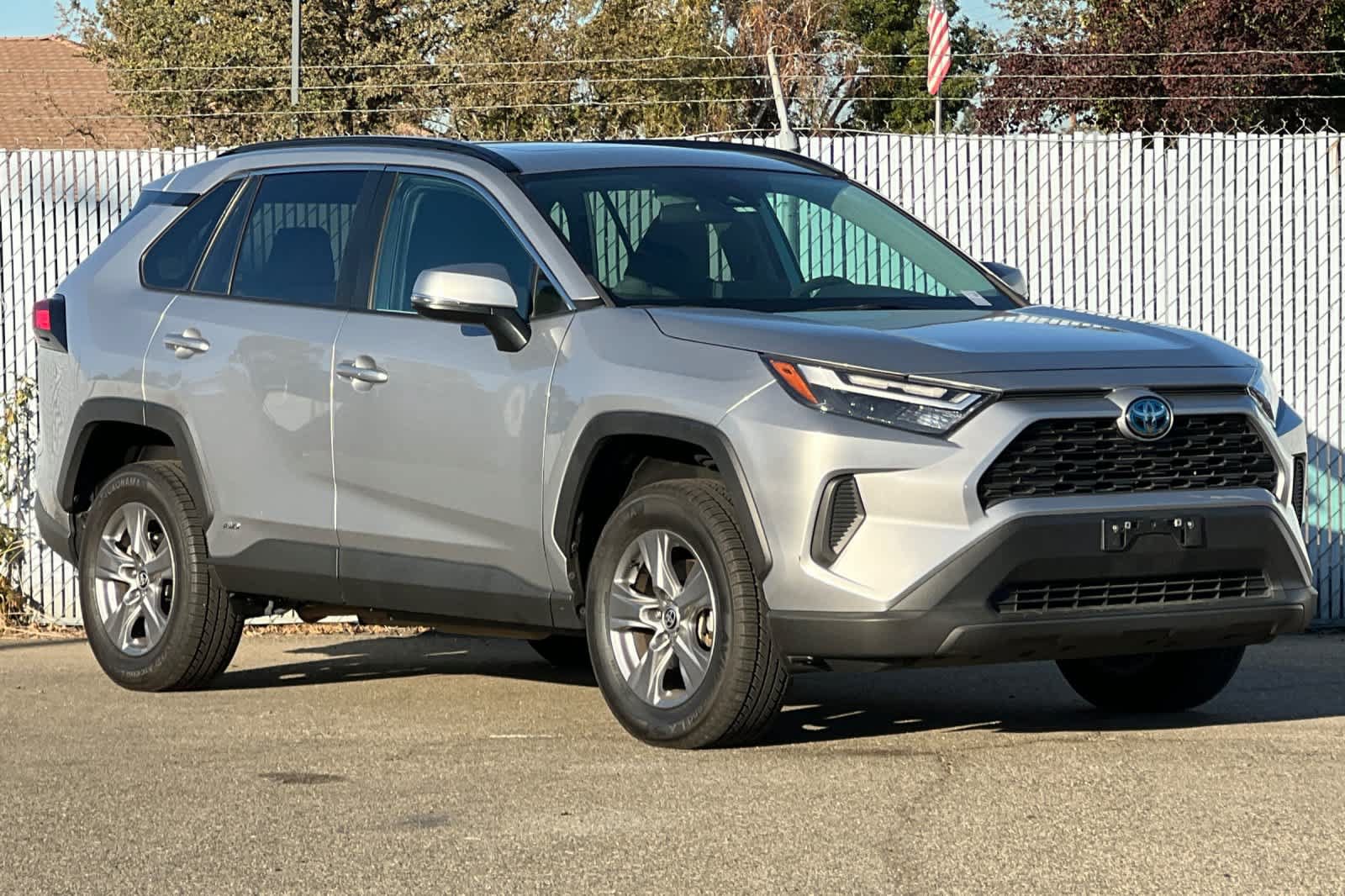 Used 2022 Toyota RAV4 XLE w/ Convenience Package AWD/4WD image 7