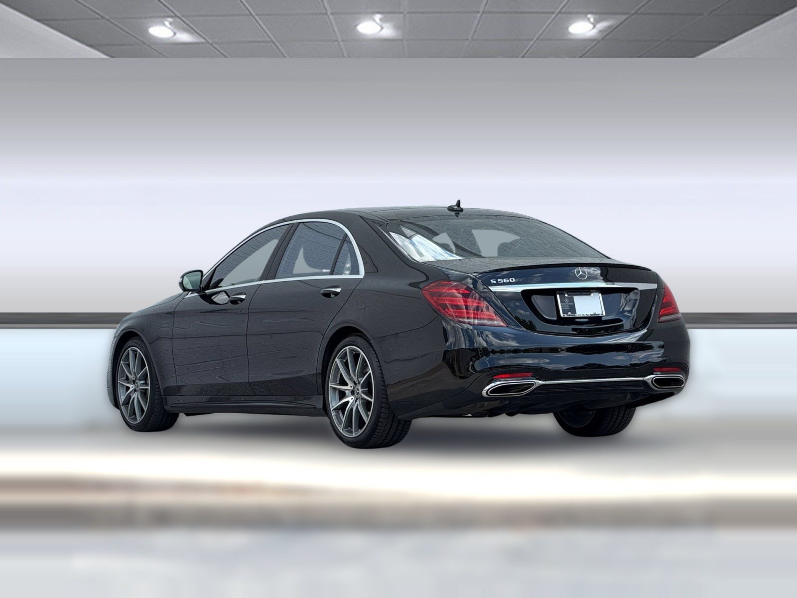 Used 2019 Mercedes-Benz S 560 Sedan image 3