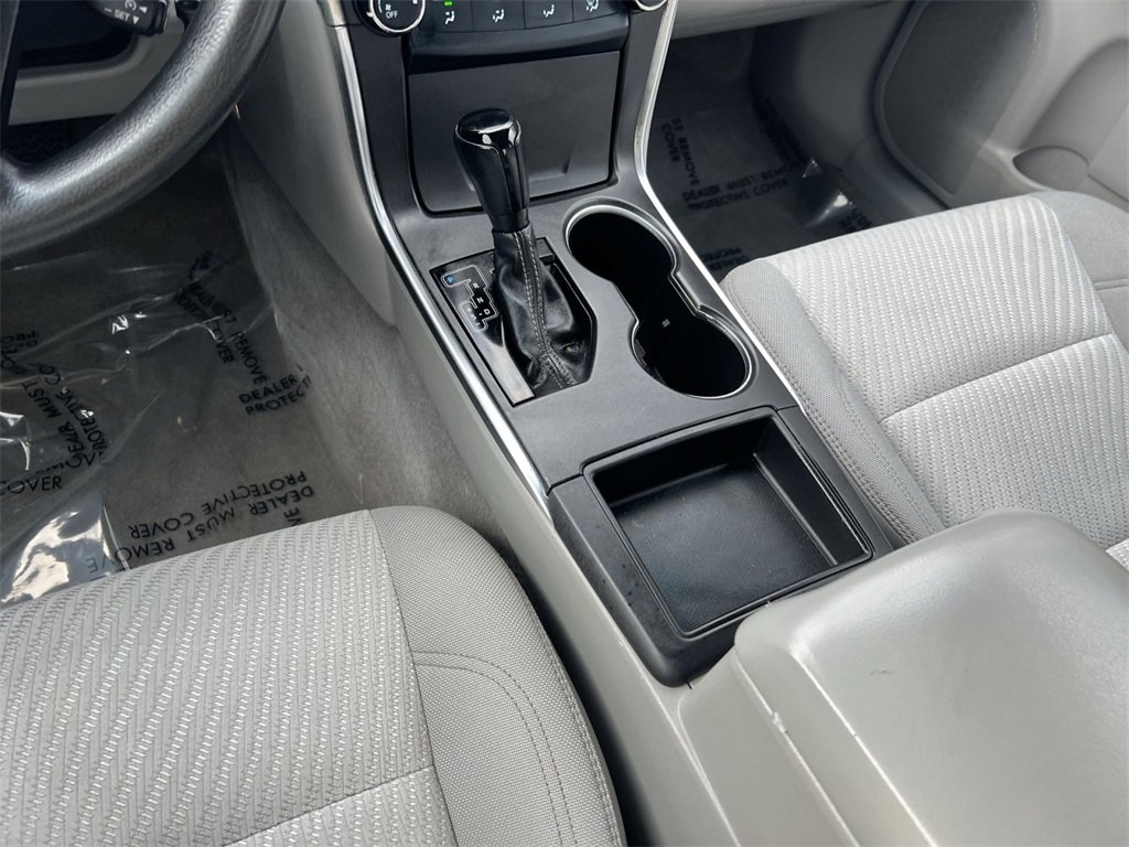 Used 2017 Toyota Camry LE image 22