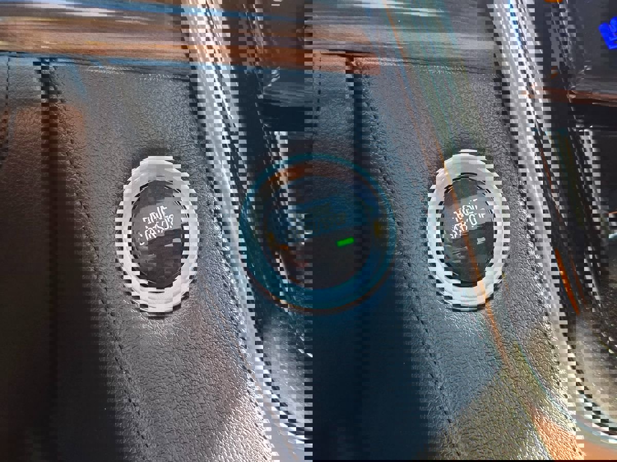 Used 2017 Cadillac Escalade Luxury image 37