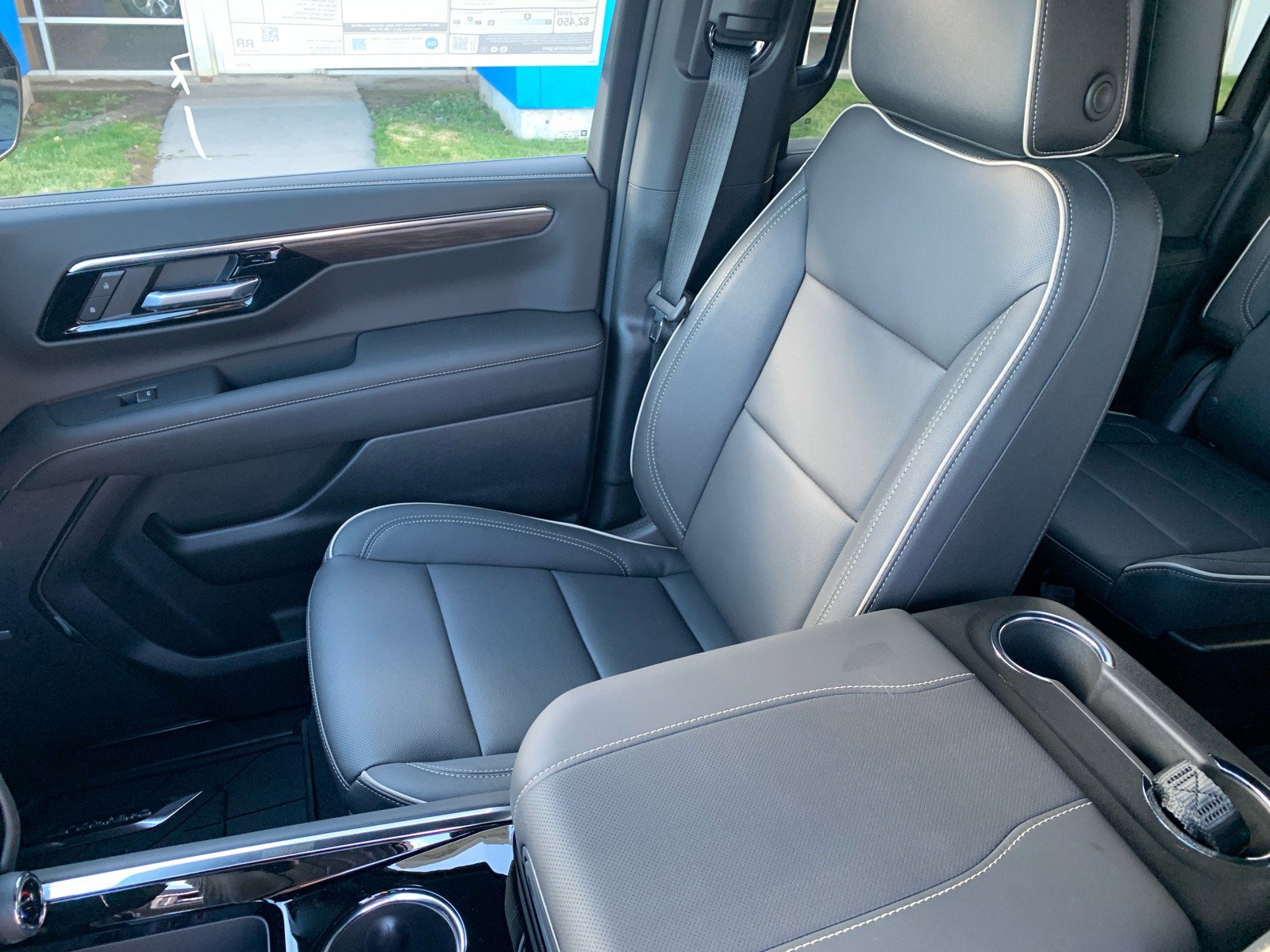 New 2026 Chevrolet Suburban Premier image 11