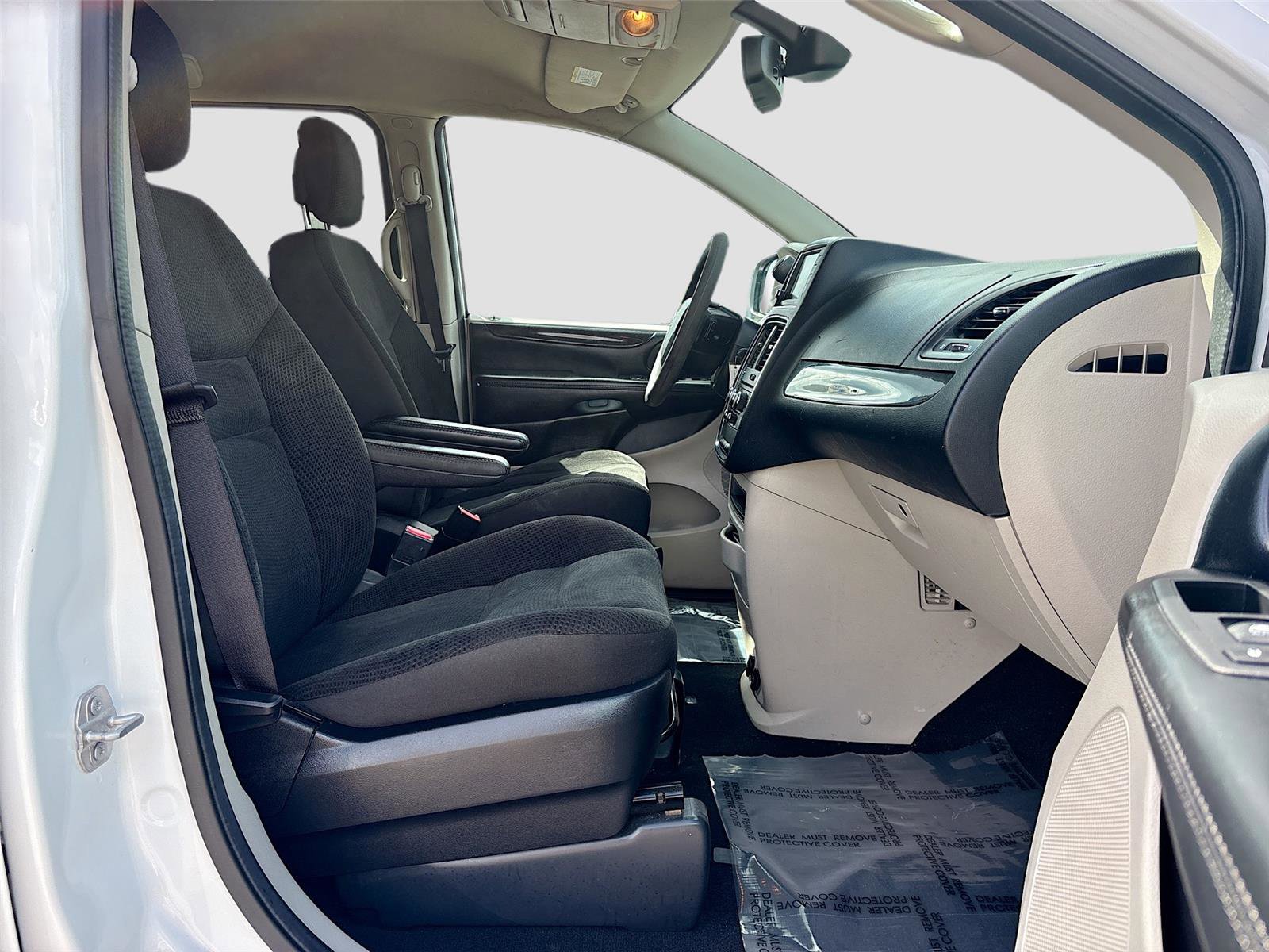 Used 2019 Dodge Grand Caravan SE FWD image 28
