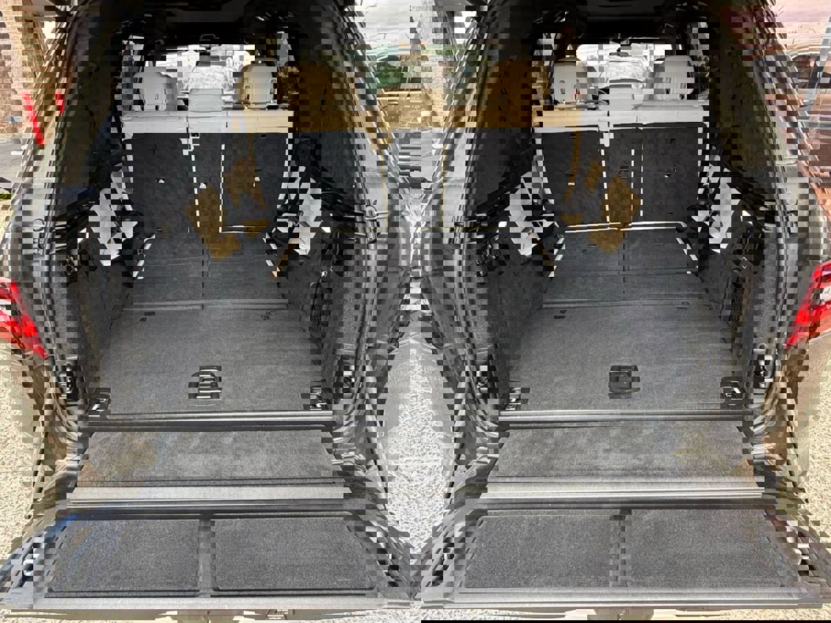 Used 2021 BMW X7 xDrive40i w/ Executive Package image 32