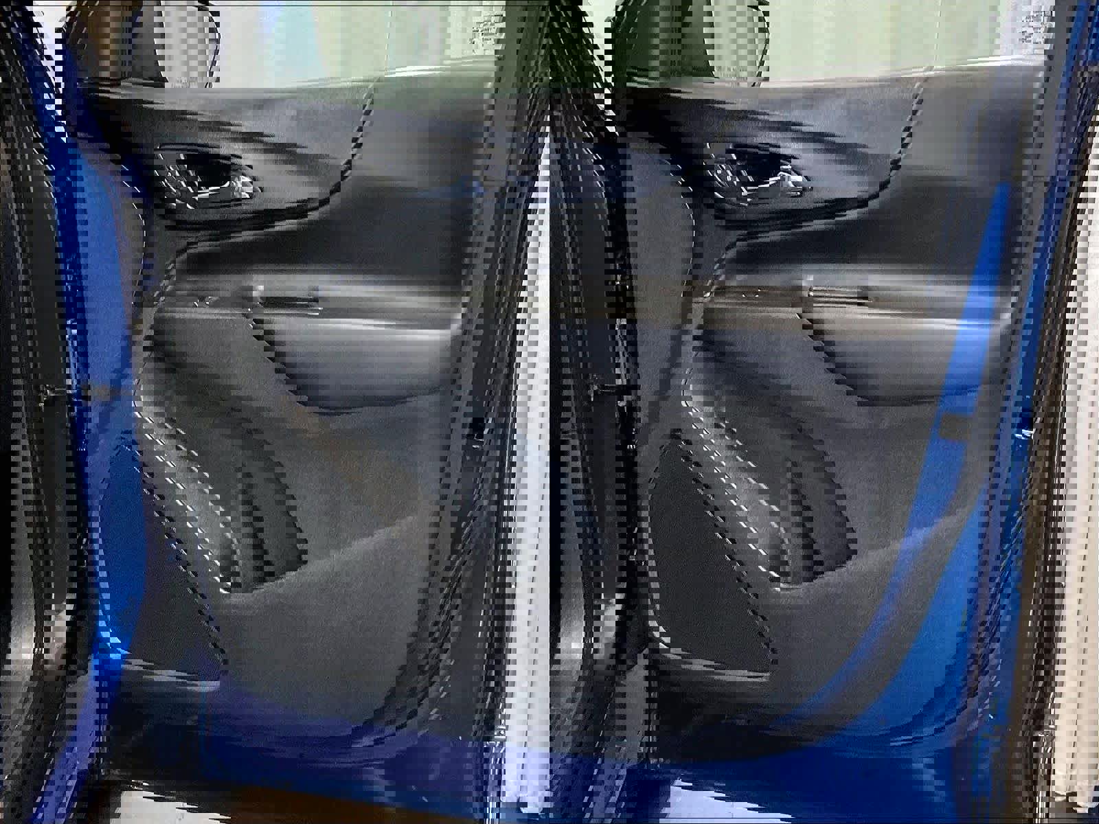 Used 2022 Chevrolet Equinox LT w/ LPO, Floor Liner Package image 12