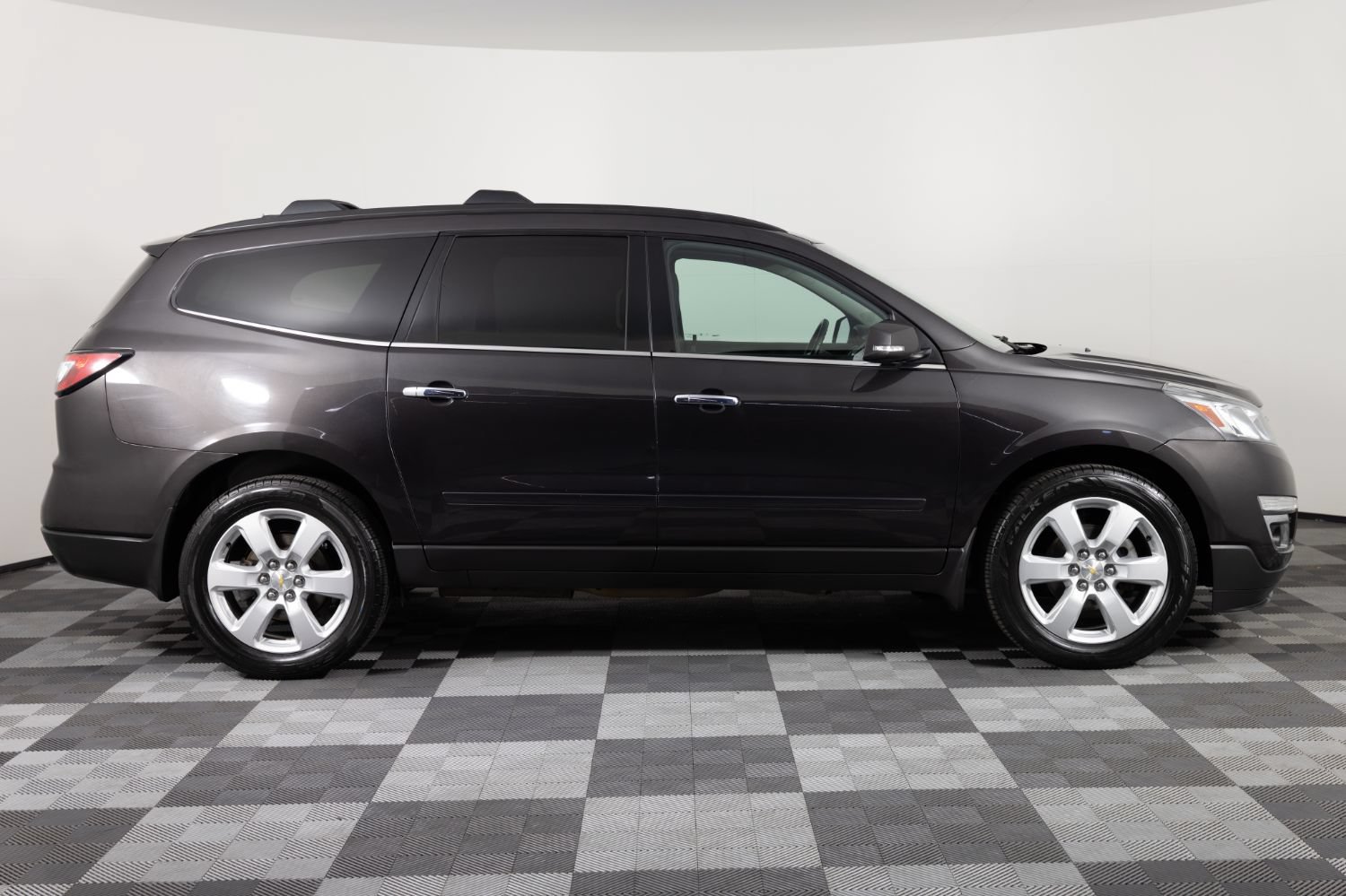 Used 2017 Chevrolet Traverse LT w/ True North Edition AWD/4WD image 9