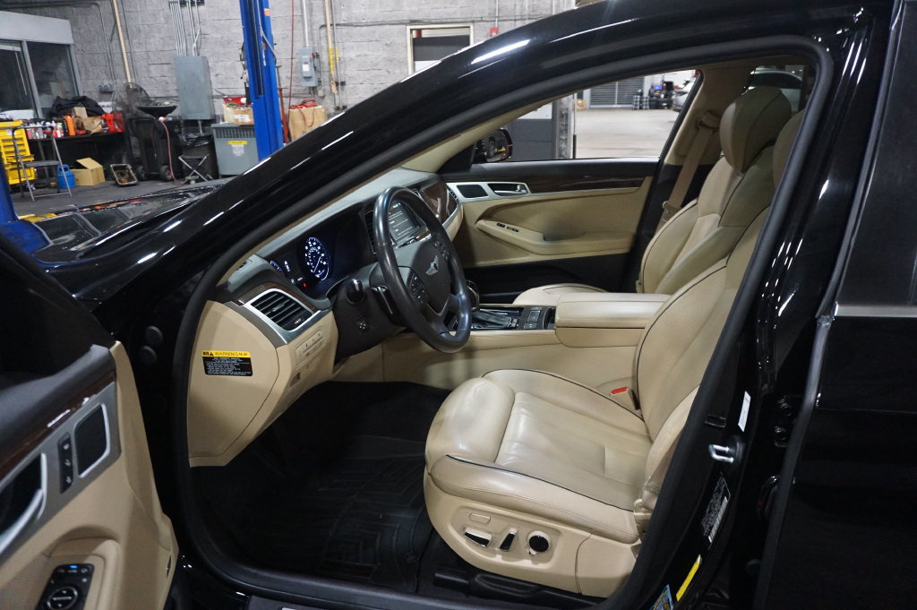 Used 2015 Hyundai Genesis 3.8 w/ Option Group 03 RWD image 2