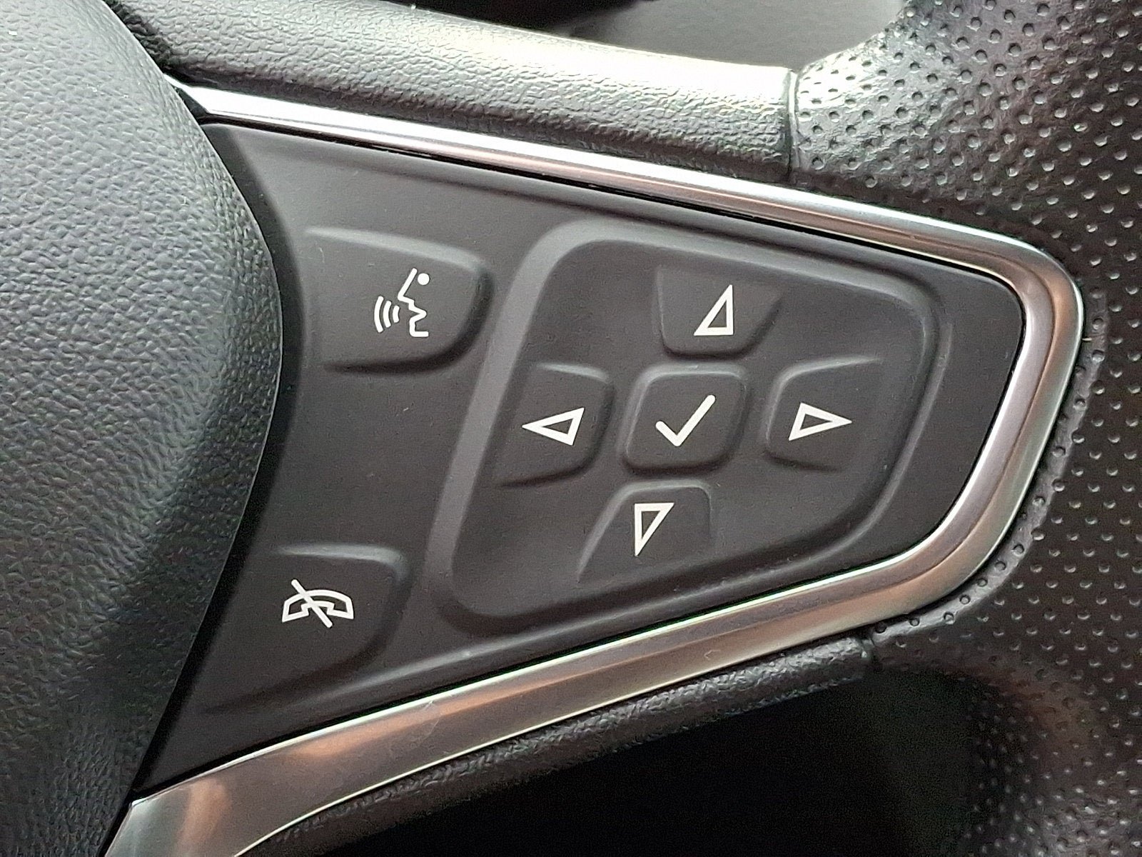 Used 2024 Chevrolet Equinox LS w/ LS Convenience Package FWD image 22