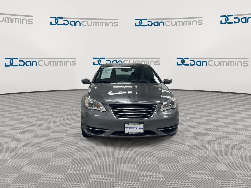 Used 2013 Chrysler 200 Touring FWD image 3