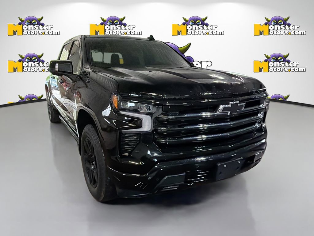 Used 2024 Chevrolet Silverado 1500 High Country w/ Midnight Edition AWD/4WD image 3