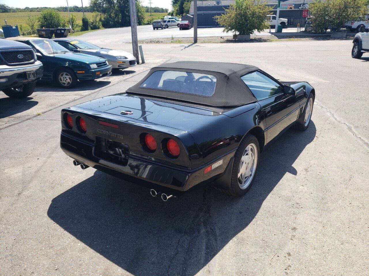 Used 1989 Chevrolet Corvette Convertible RWD image 8