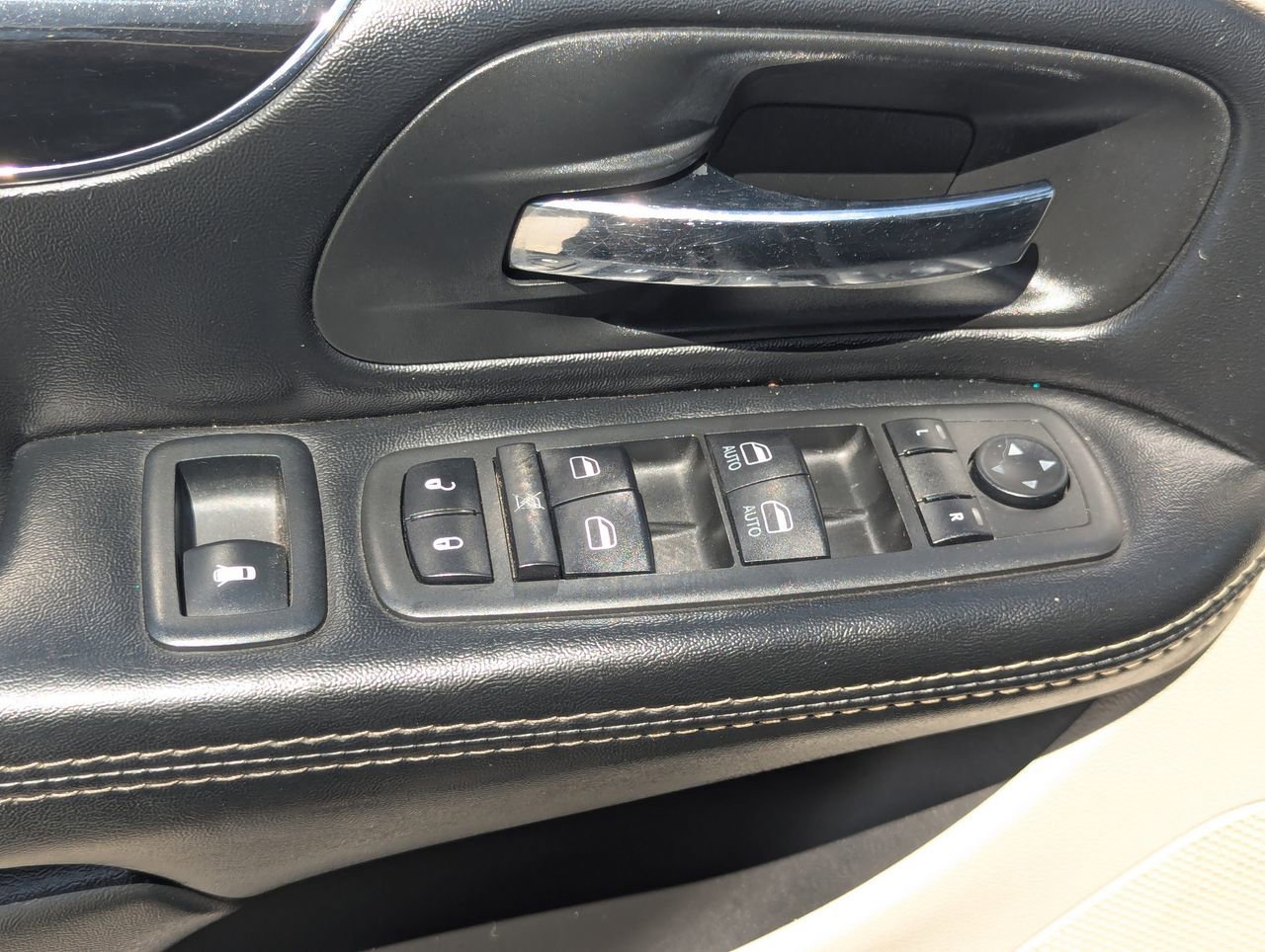 Used 2019 Dodge Grand Caravan SXT image 22