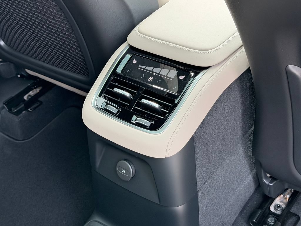 New 2026 Volvo XC90 T8 Ultra AWD/4WD image 13