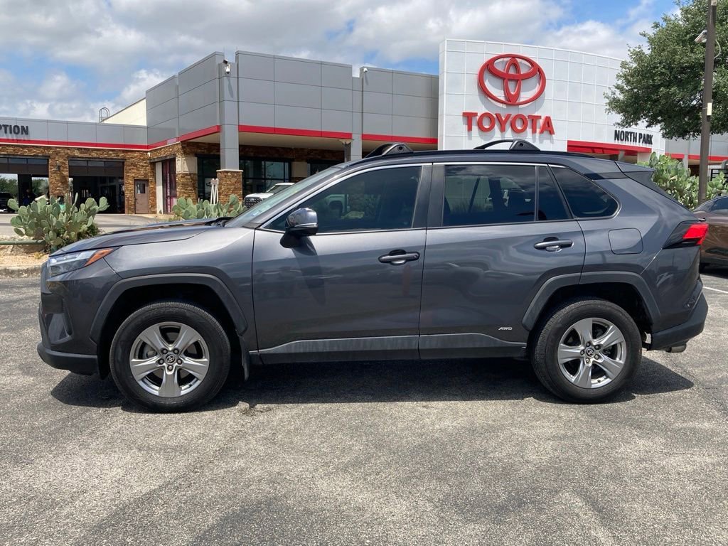 Used 2024 Toyota RAV4 XLE AWD/4WD image 6