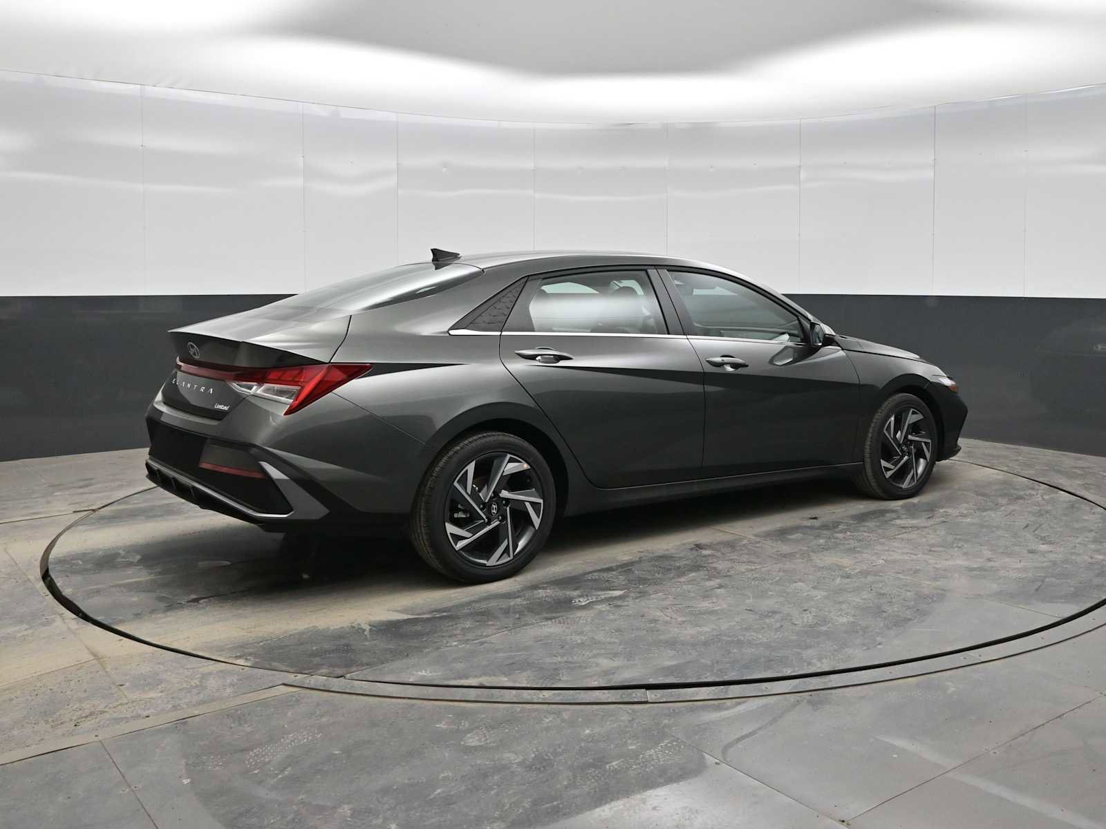 New 2026 Hyundai Elantra Limited image 8