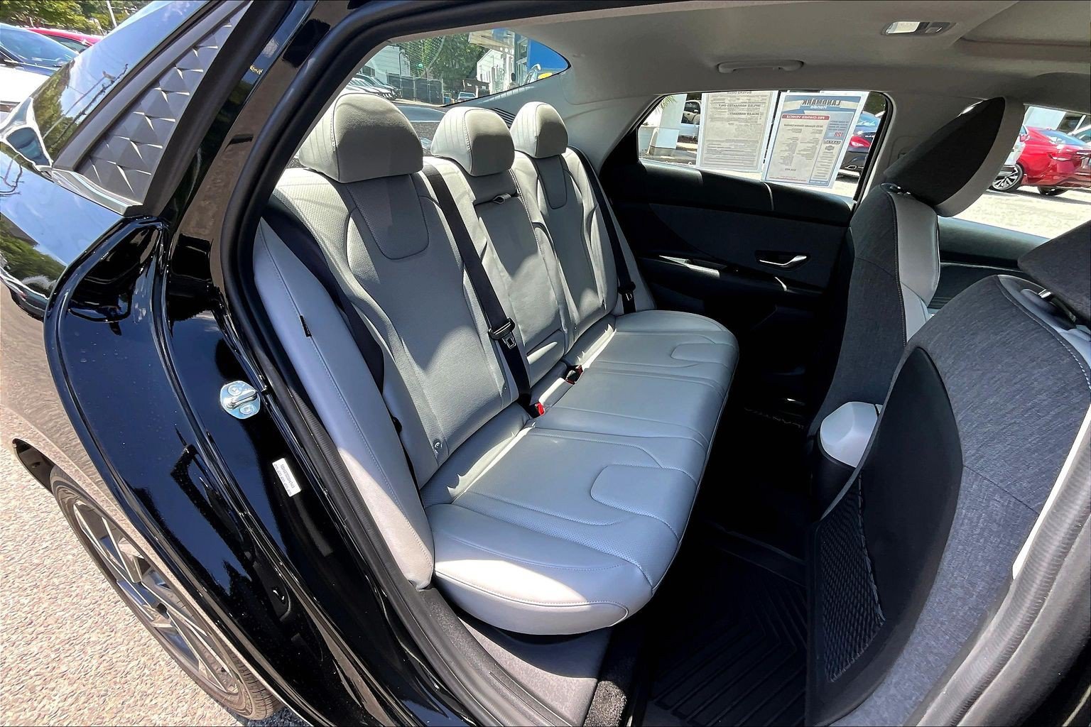 Used 2025 Hyundai Elantra Limited FWD image 29
