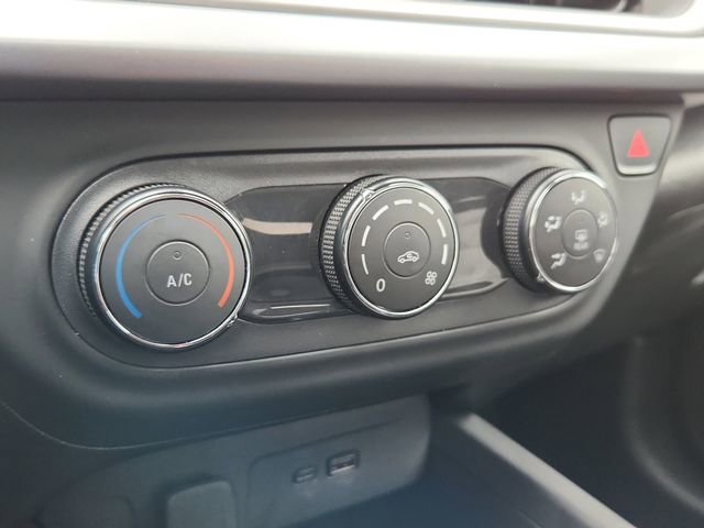 Used 2025 Chevrolet Trax LS FWD image 28