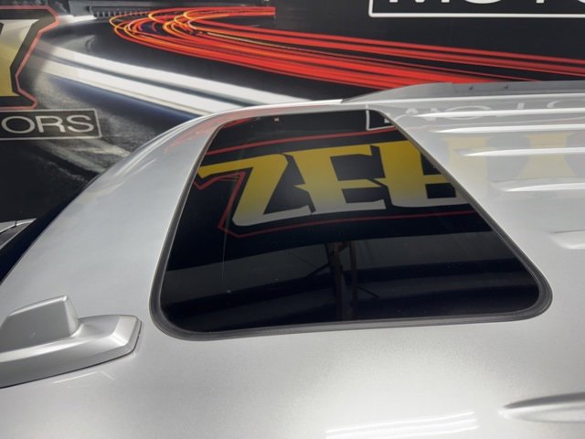 Used 2018 Chevrolet Suburban LT image 8