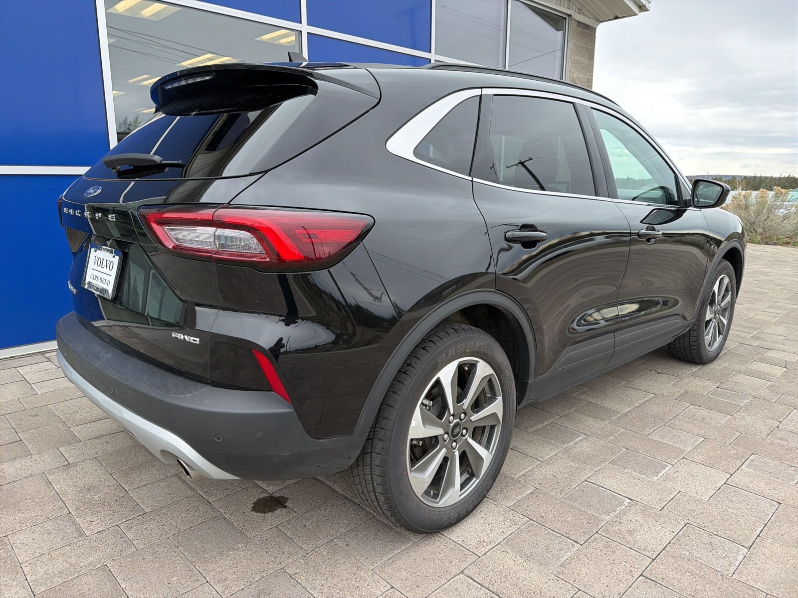 Used 2025 Ford Escape Platinum AWD/4WD image 8