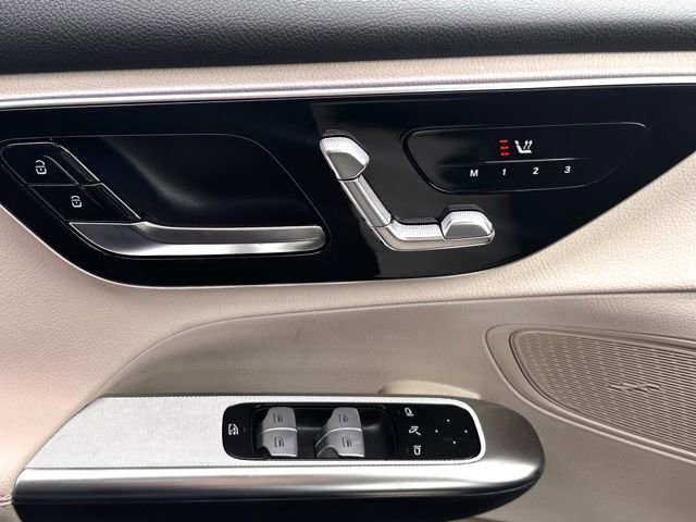 Used 2024 Mercedes-Benz GLC 300 4MATIC image 22