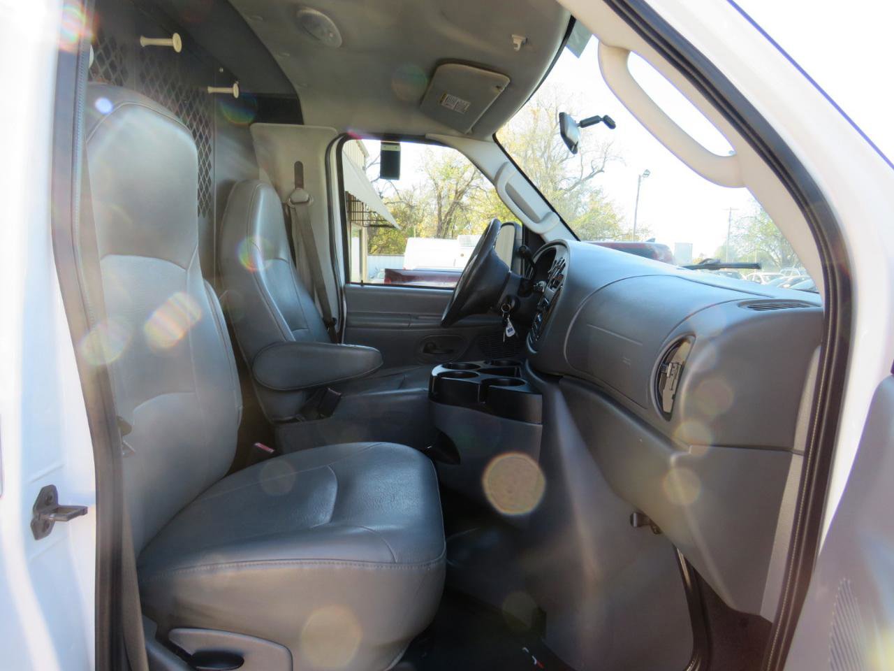 Used 2008 Ford E-250 and Econoline 250 RWD image 25