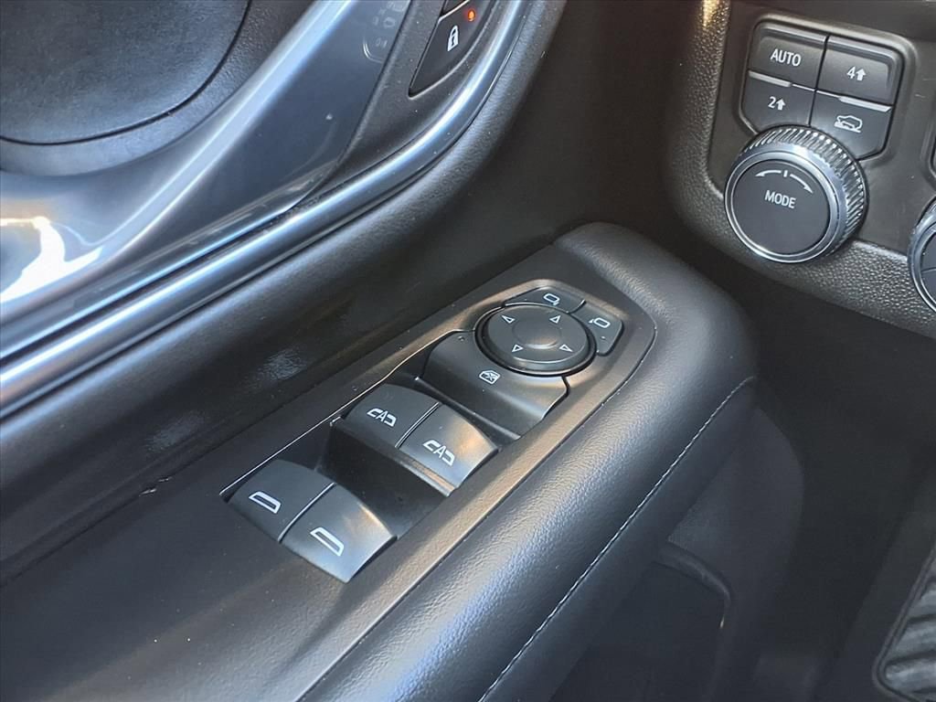 Used 2024 GMC Yukon XL SLE image 37