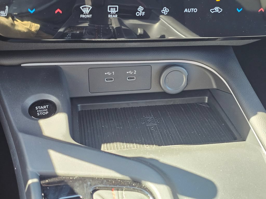New 2026 Nissan Sentra SR w/ SR Premium Package FWD image 16