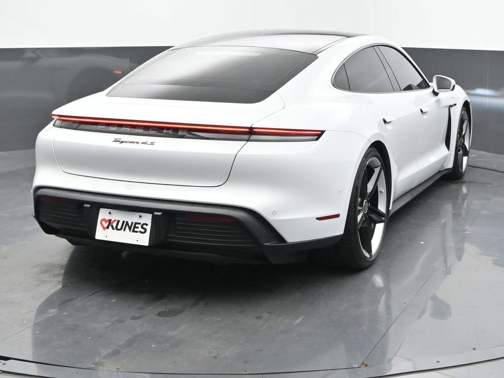 Used 2020 Porsche Taycan 4S image 9