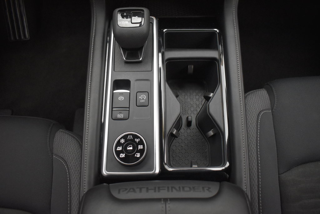 Used 2025 Nissan Pathfinder SV AWD/4WD image 26