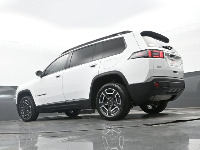 Used 2026 Jeep Cherokee Limited AWD/4WD image 25