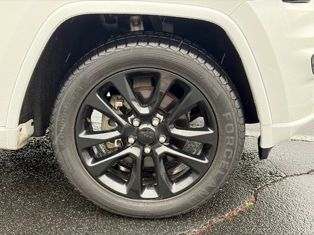 Used 2019 Jeep Grand Cherokee Altitude image 32