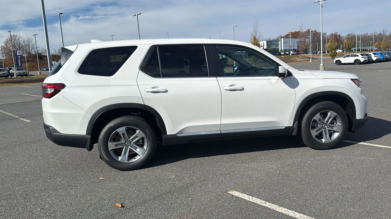 New 2025 Honda Pilot EX-L image 5