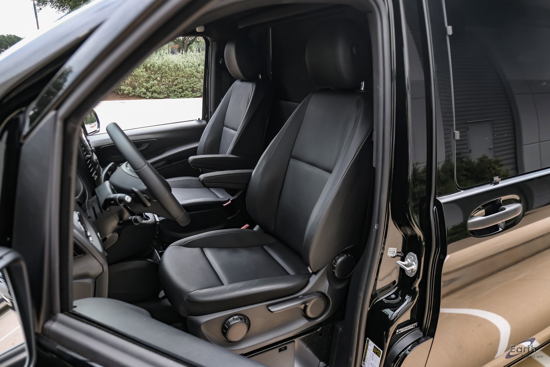 Used 2023 Mercedes-Benz Metris Passenger image 35