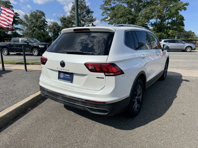 Used 2023 Volkswagen Tiguan SE w/ Panoramic Sunroof Package AWD/4WD image 5