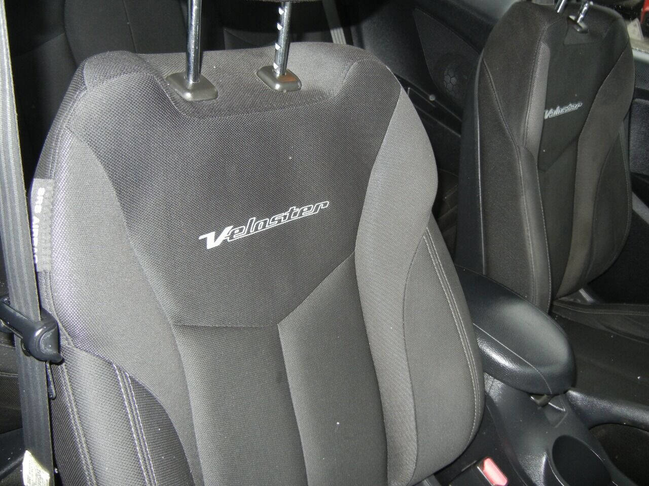 Used 2013 Hyundai Veloster image 25