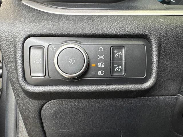 Used 2021 Ford Explorer XLT w/ Equipment Group 202A AWD/4WD image 21