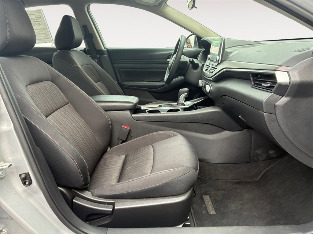Used 2024 Nissan Altima 2.5 SV image 15