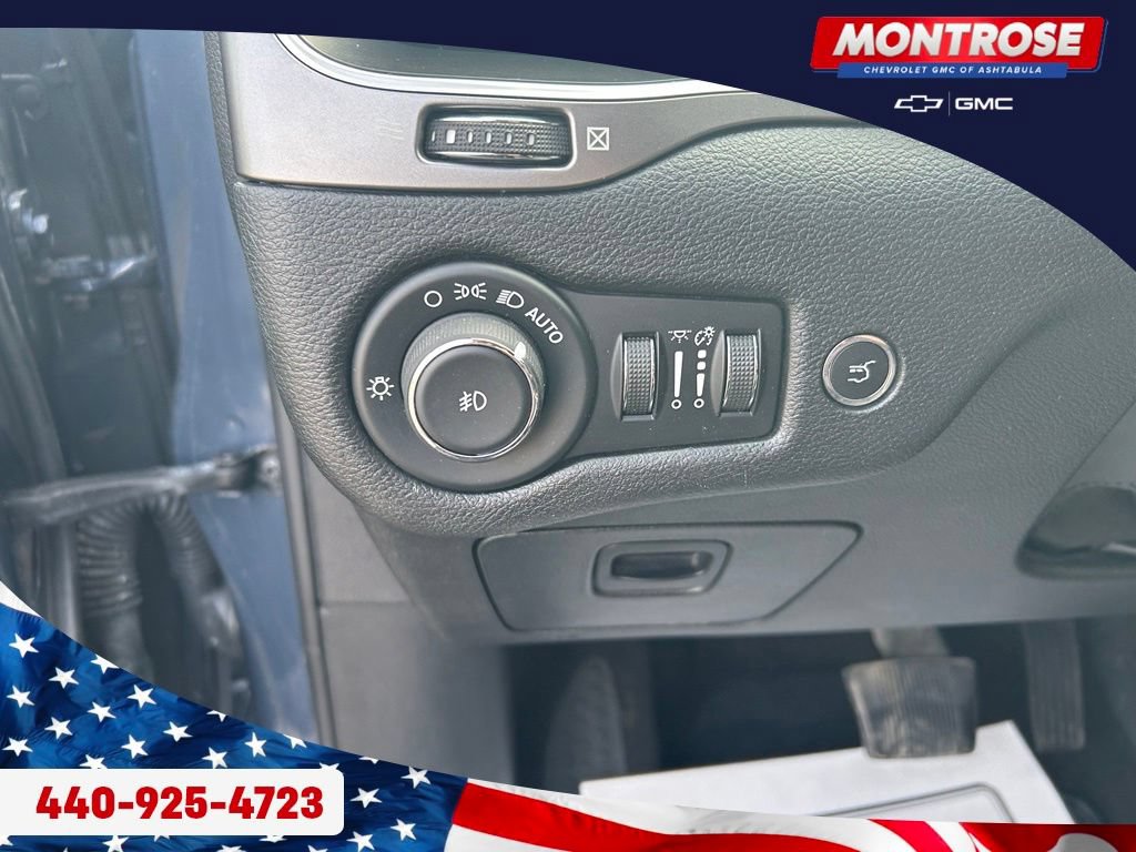 Used 2019 Jeep Cherokee Latitude Plus w/ Comfort/Convenience Group AWD/4WD image 13